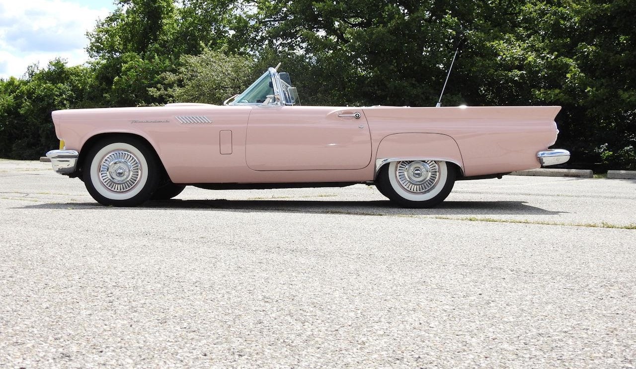 1957 Ford Thunderbird