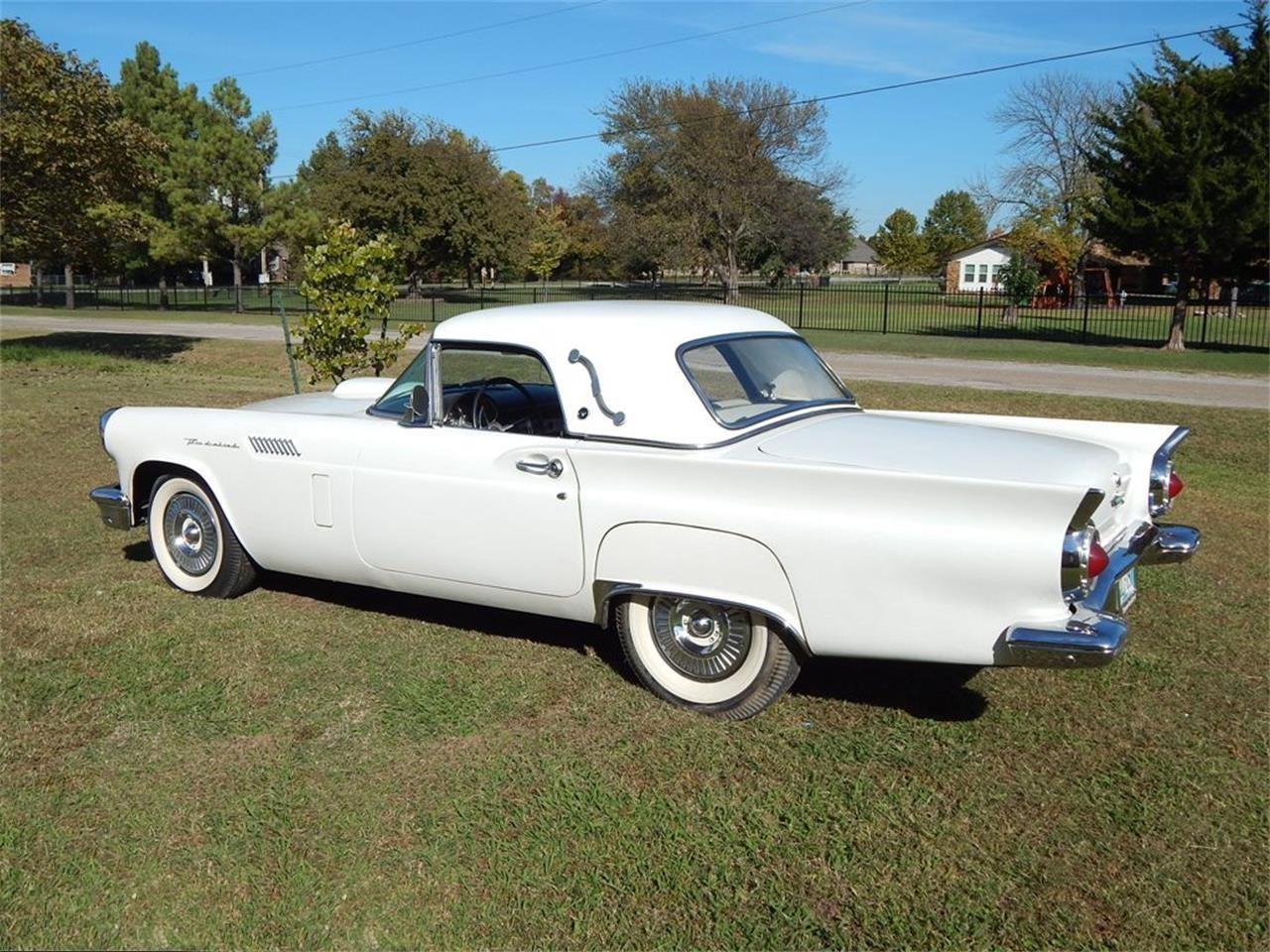 1957 Ford Thunderbird