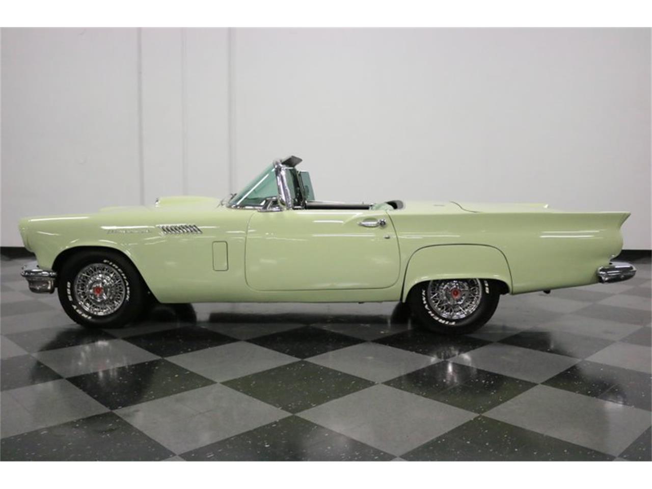 1957 Ford Thunderbird