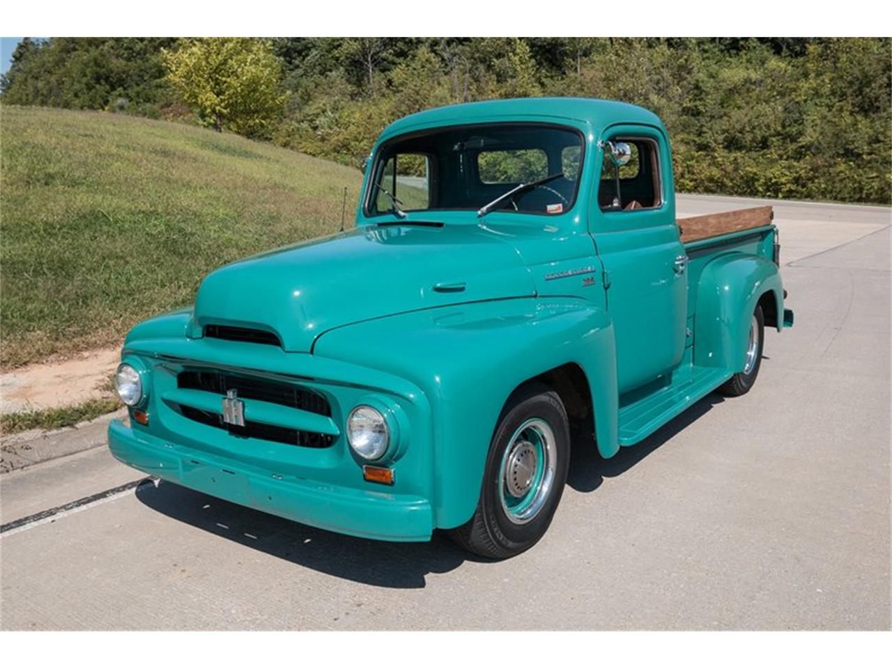 International Harvester R100