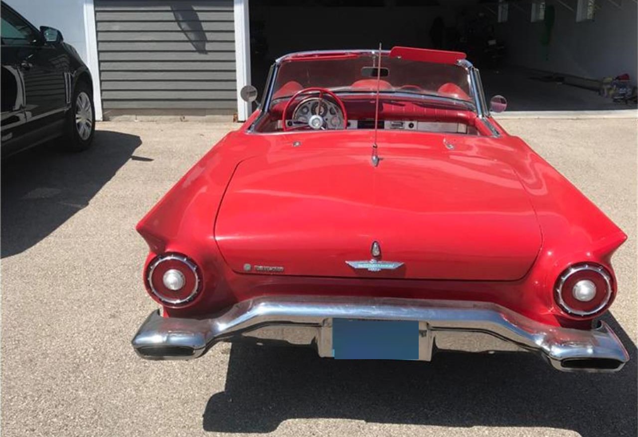1957 Ford Thunderbird