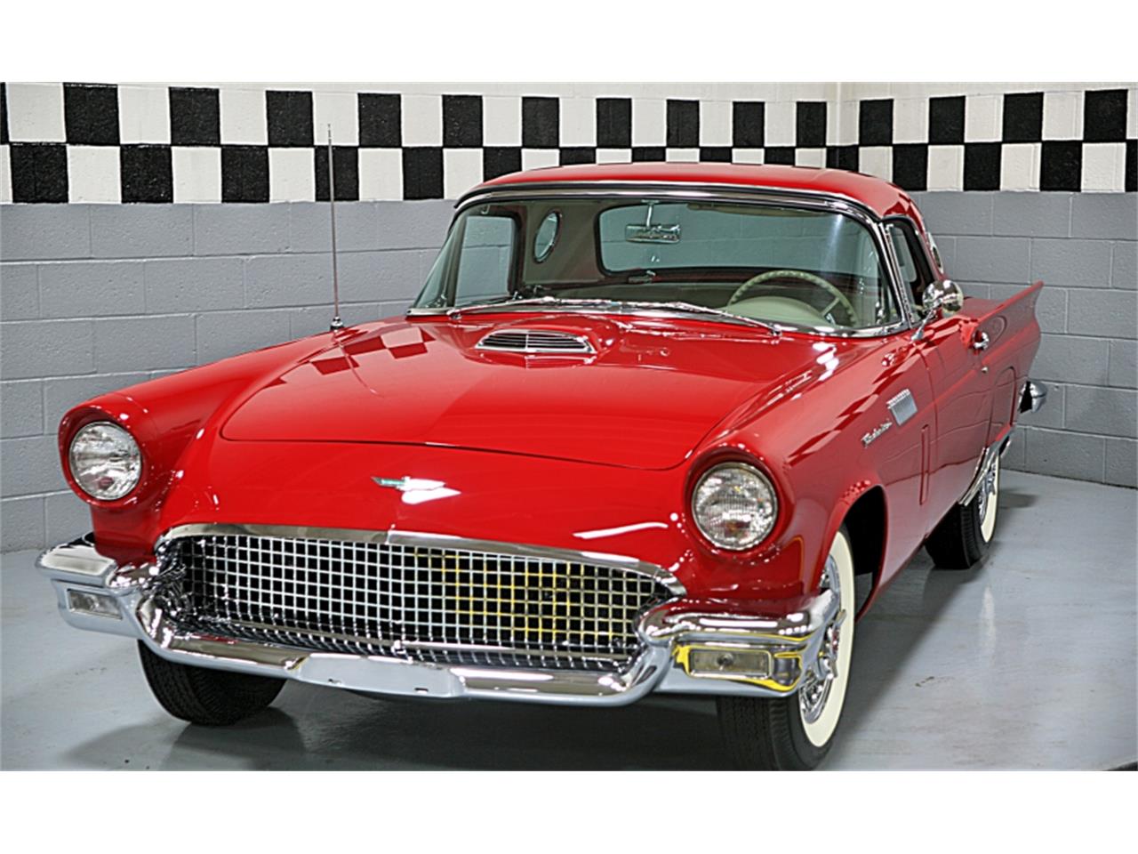 1957 Ford Thunderbird