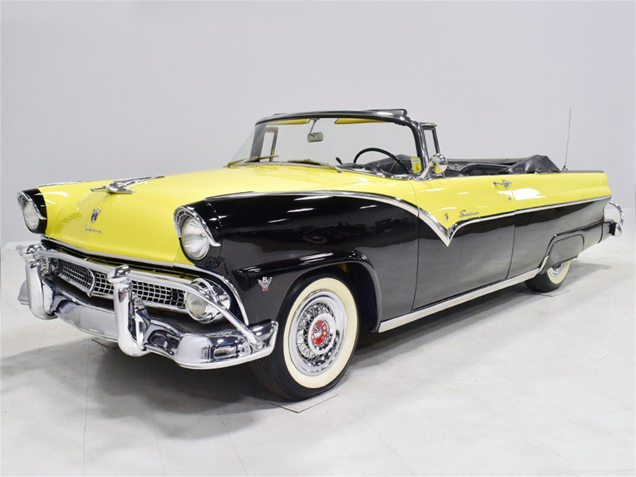 1955 Ford Fairlane Sunliner