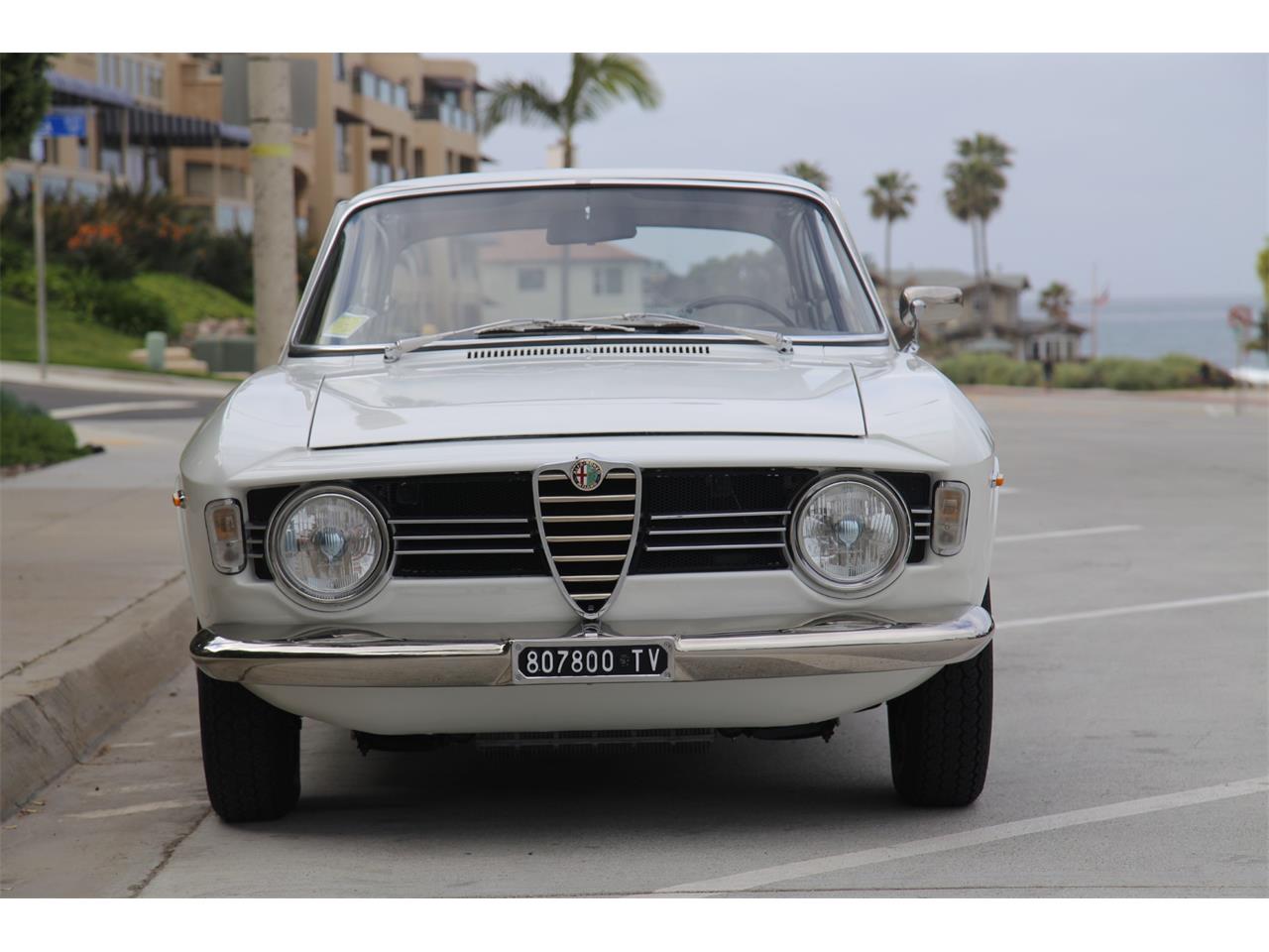 Alfa Romeo Giulia Sprint GT