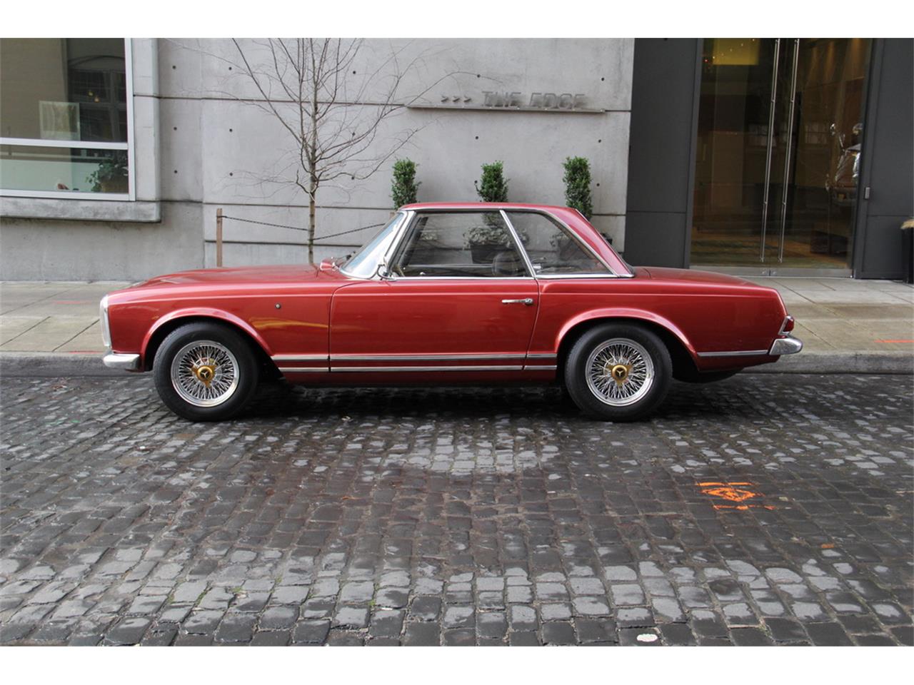 Mercedes-Benz 230SL