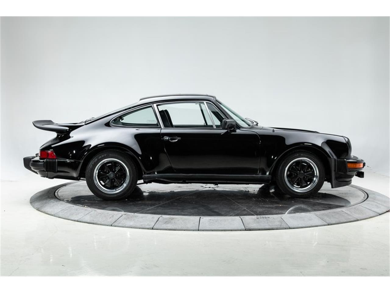 Porsche 930