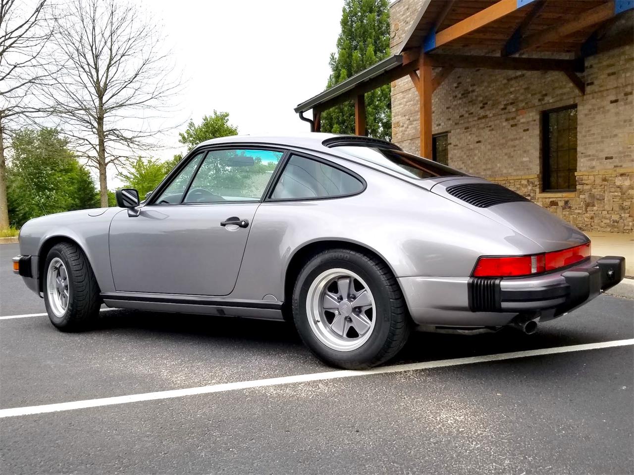 Porsche 911 Carrera
