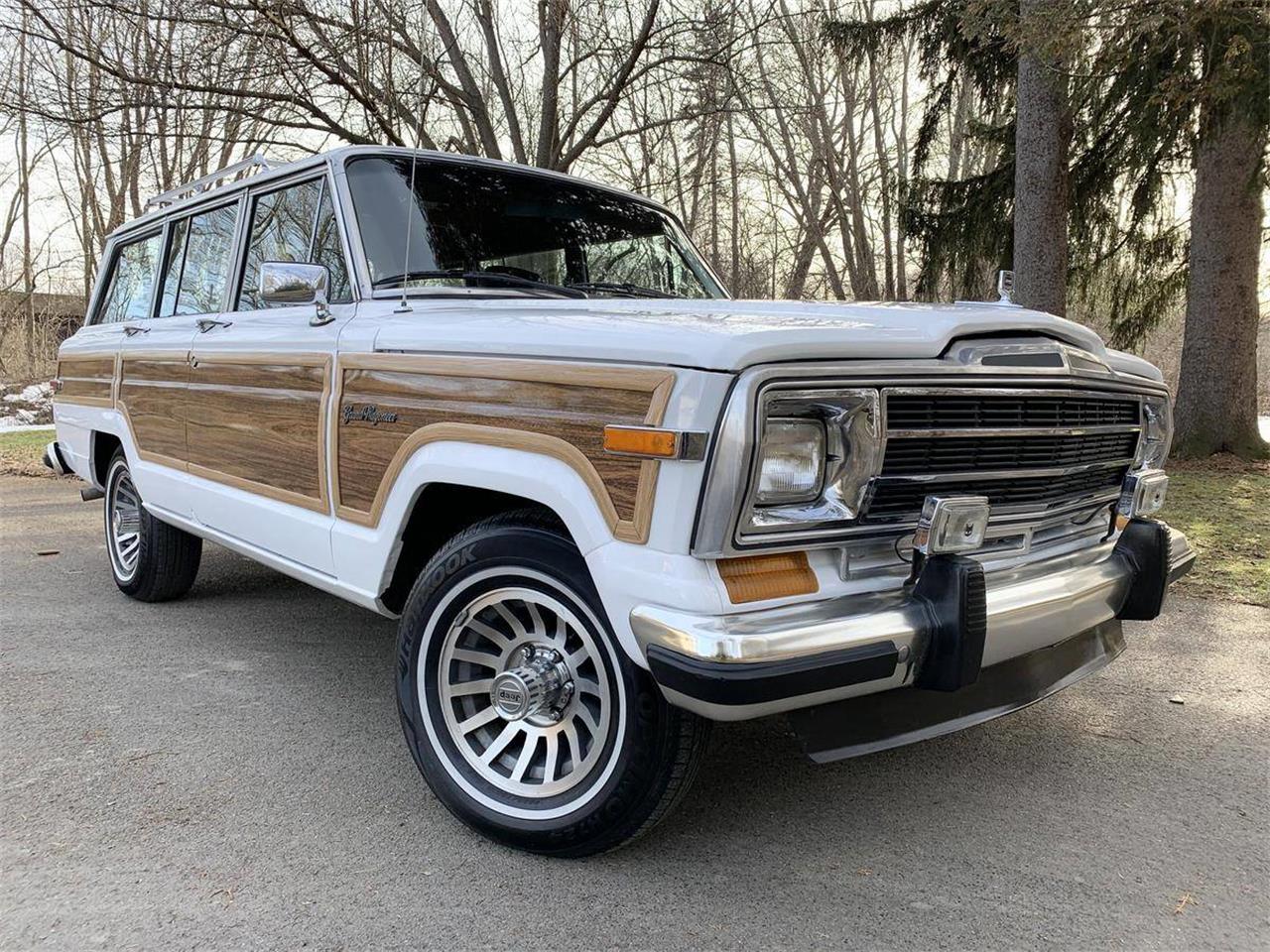 Jeep Grand Wagoneer