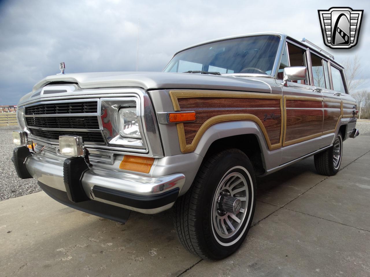 Jeep Grand Wagoneer