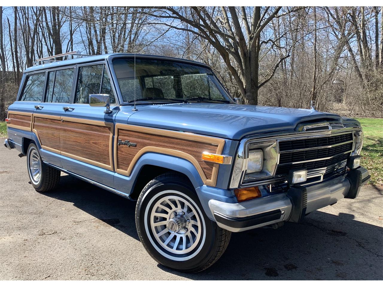 Jeep Grand Wagoneer