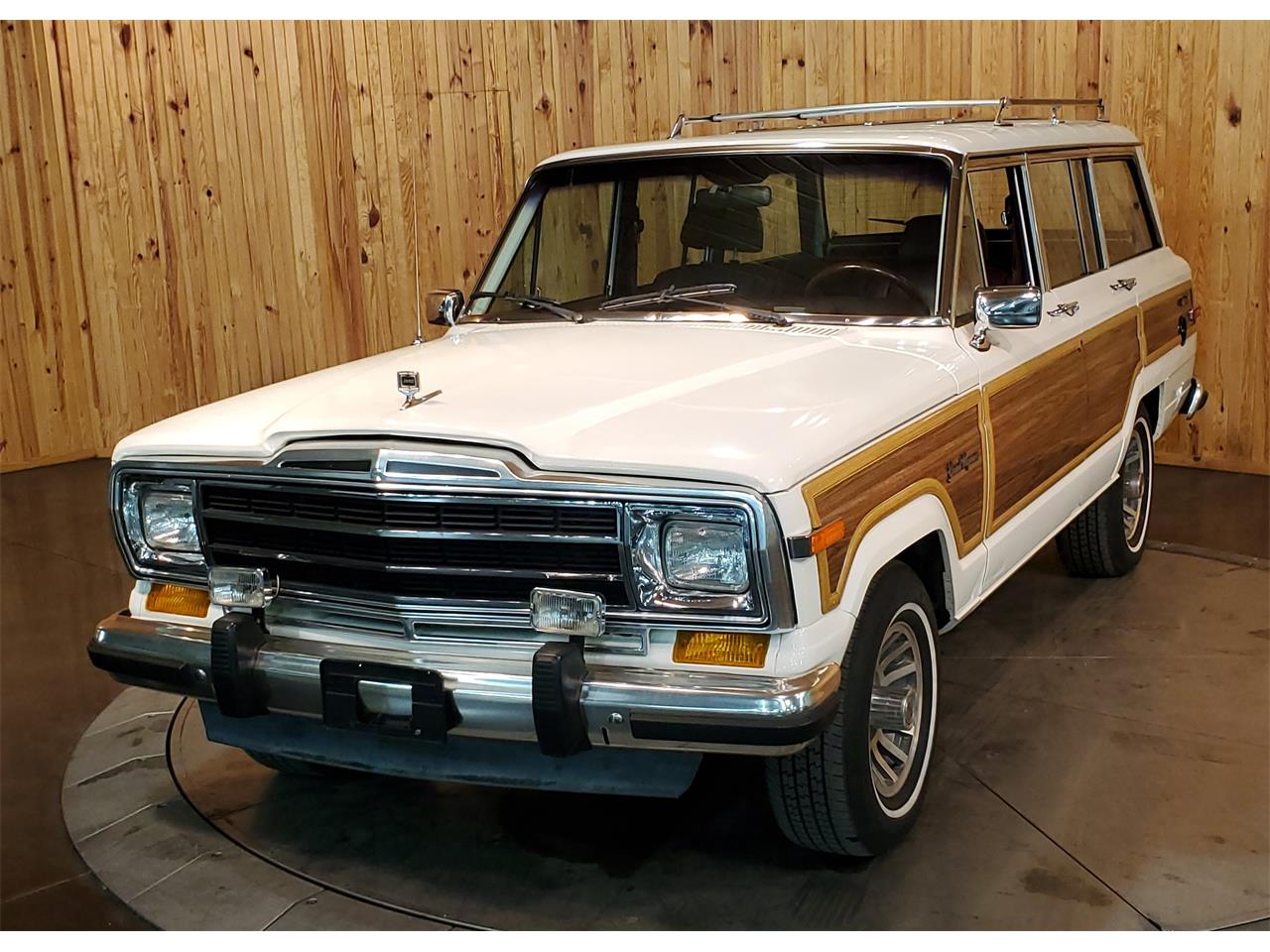Jeep Grand Wagoneer