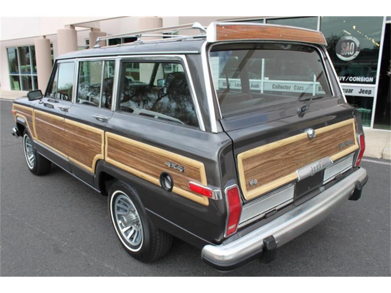 Jeep Grand Wagoneer