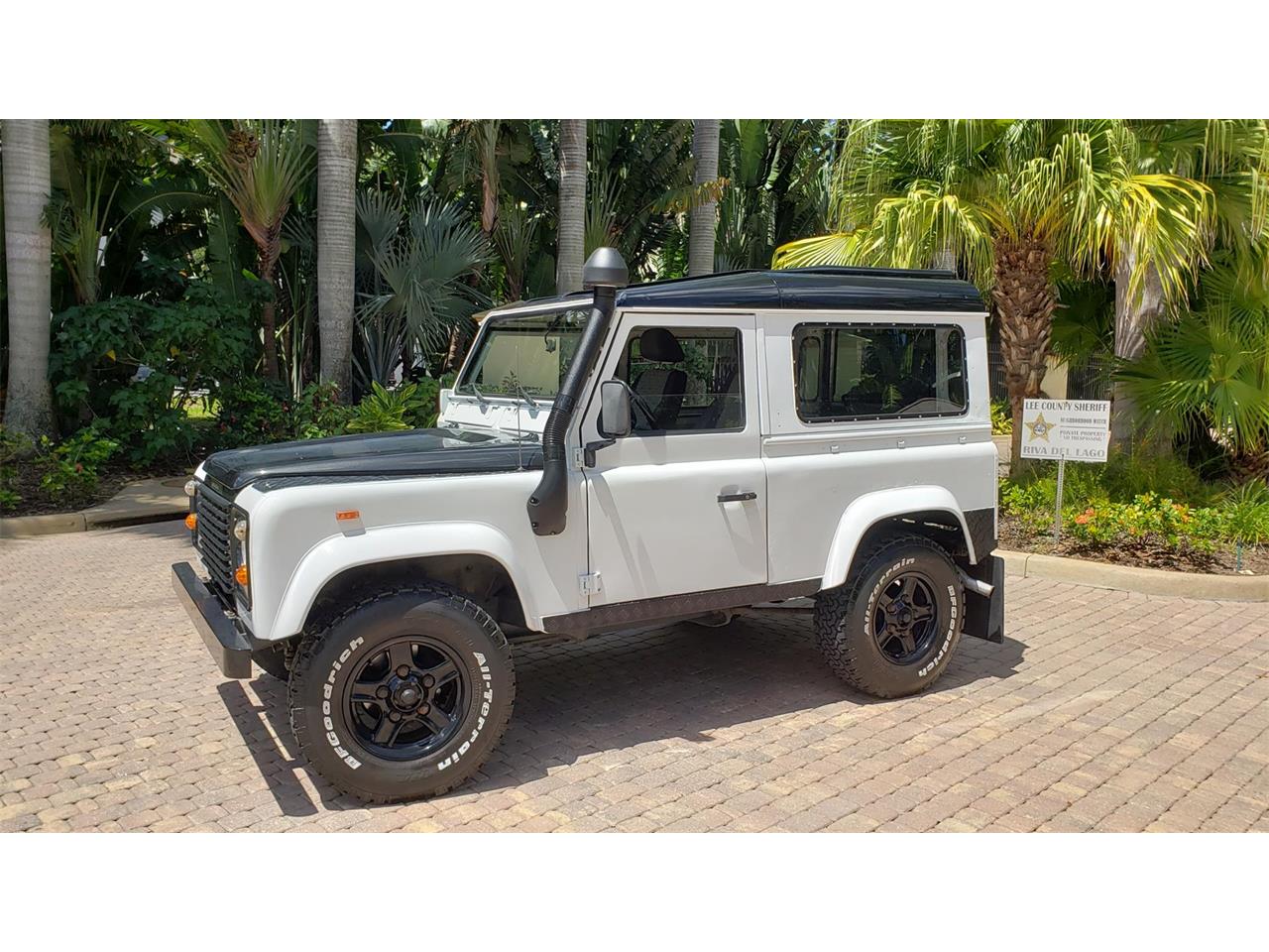 Land Rover Defender