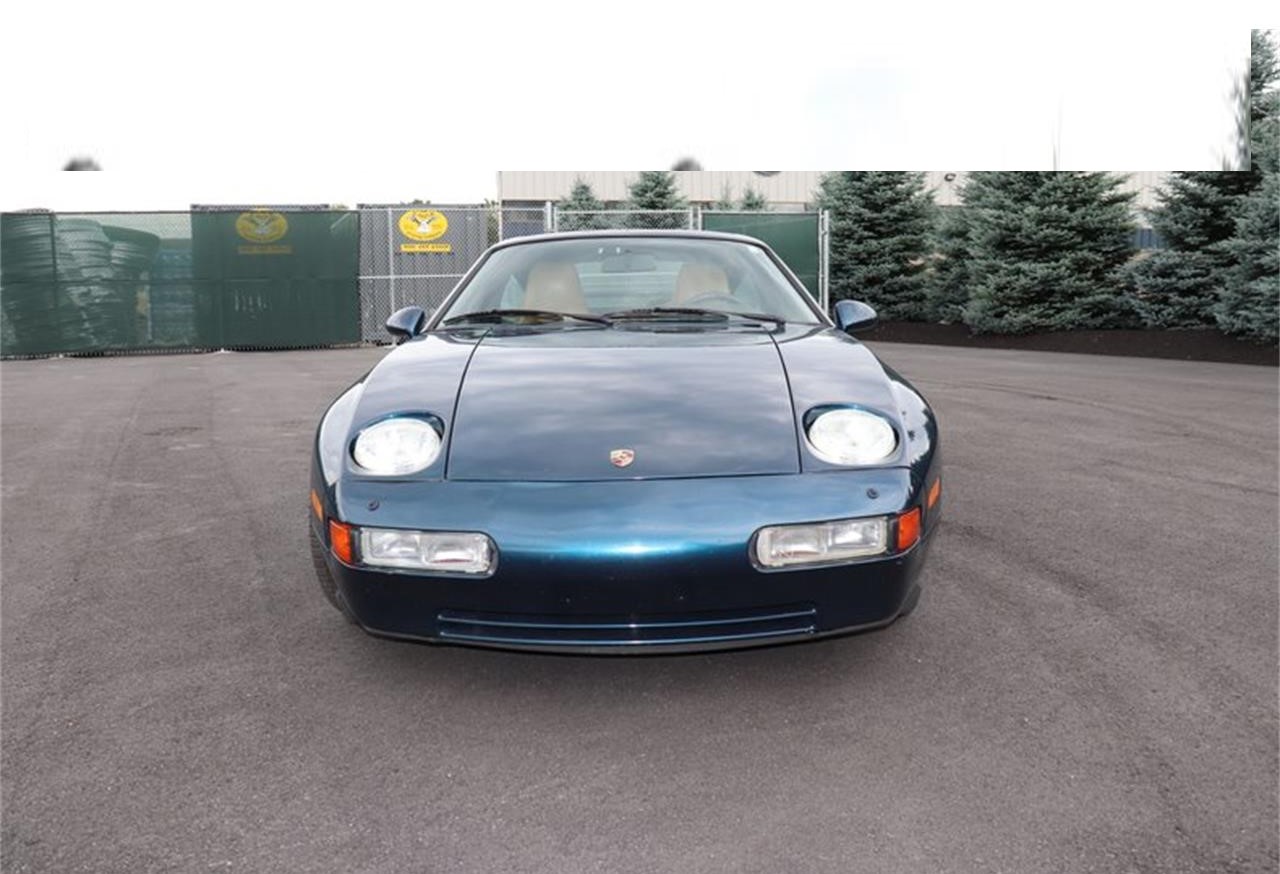 Porsche 928
