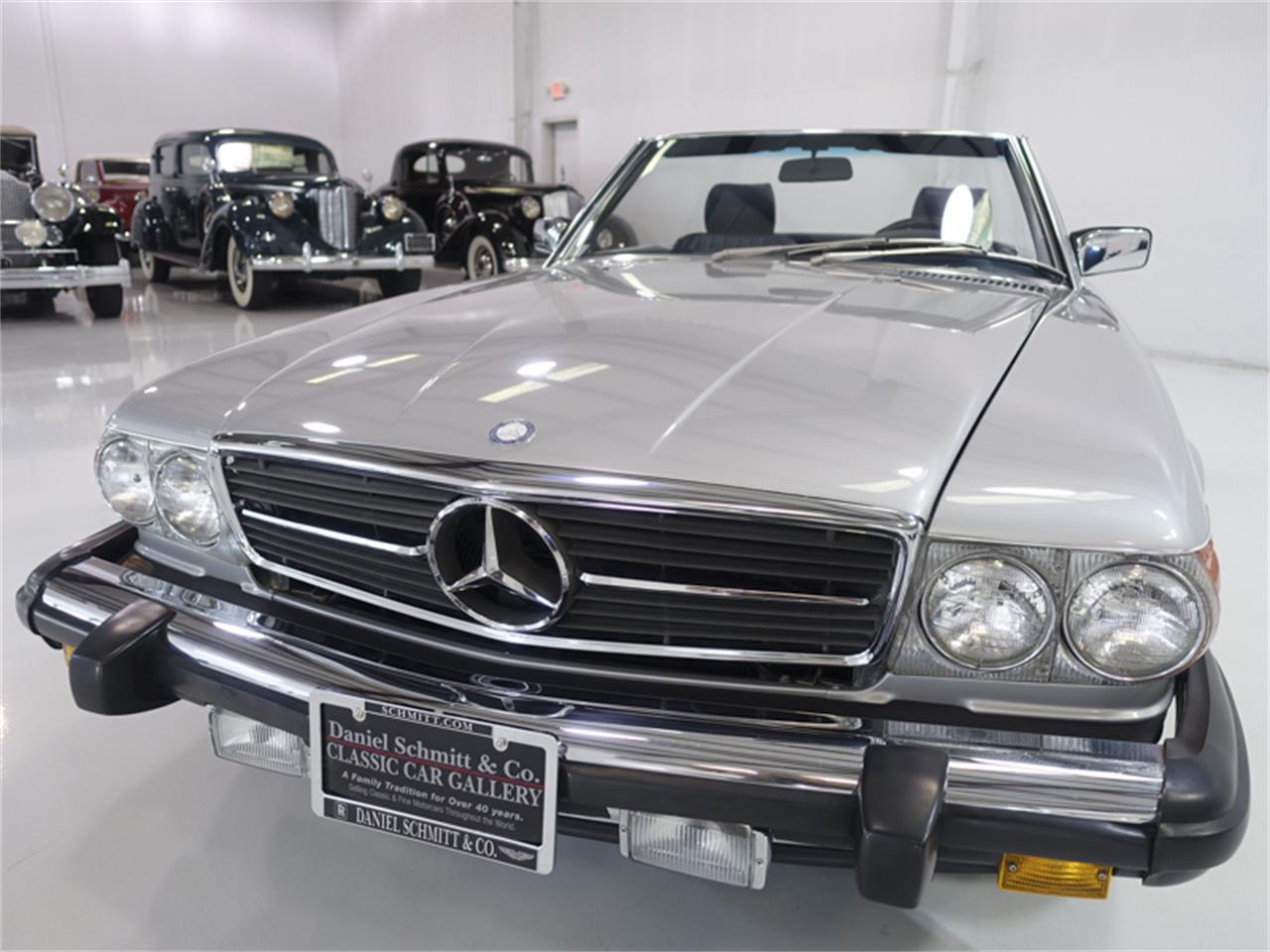 Mercedes-Benz 560SL