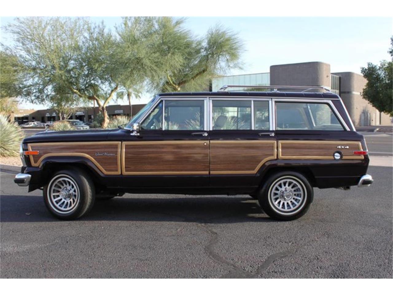 Jeep Grand Wagoneer