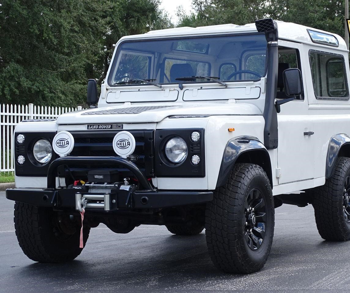 Land Rover Defender