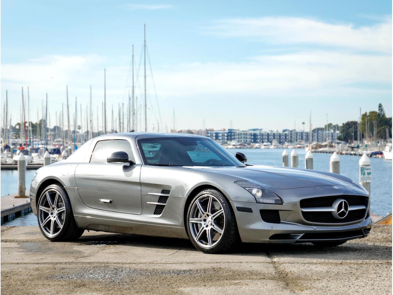 Mercedes-Benz SLS AMG