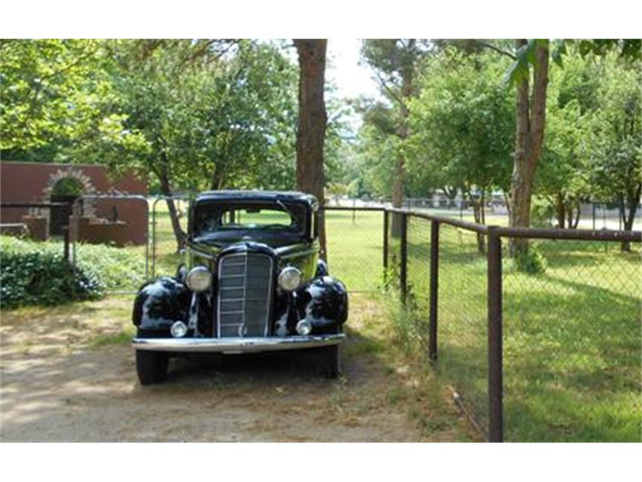 Oldsmobile 2-Dr Sedan