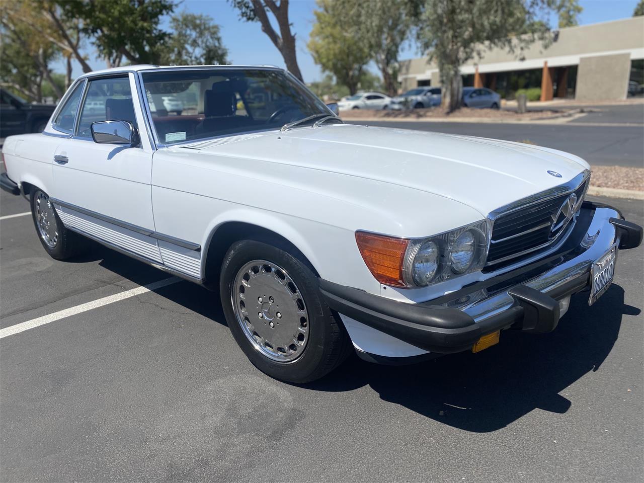 Mercedes-Benz 560SL