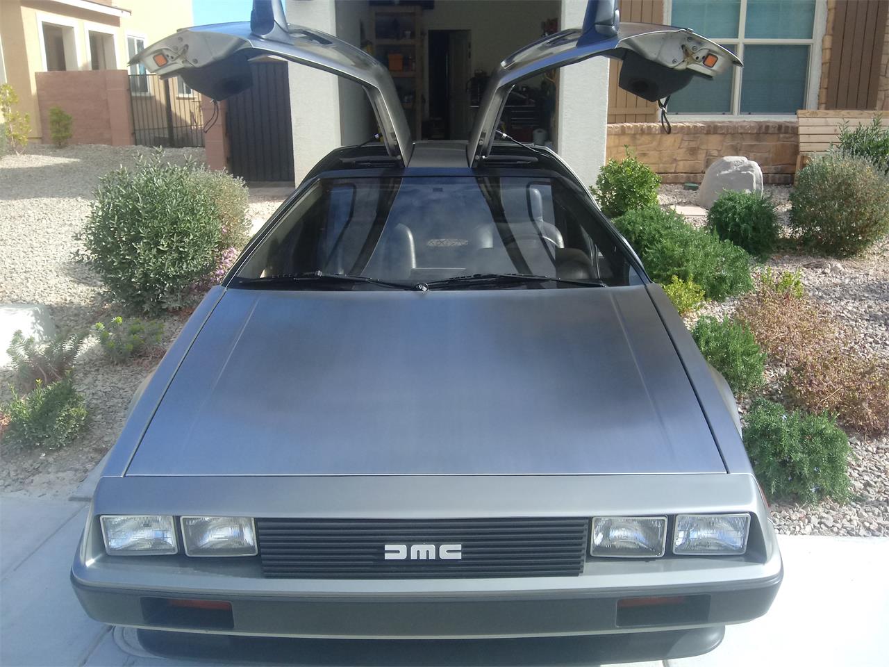 DeLorean DMC-12