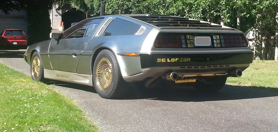 DeLorean DMC-12