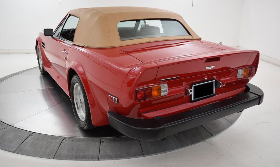 Aston Martin Vantage Volante