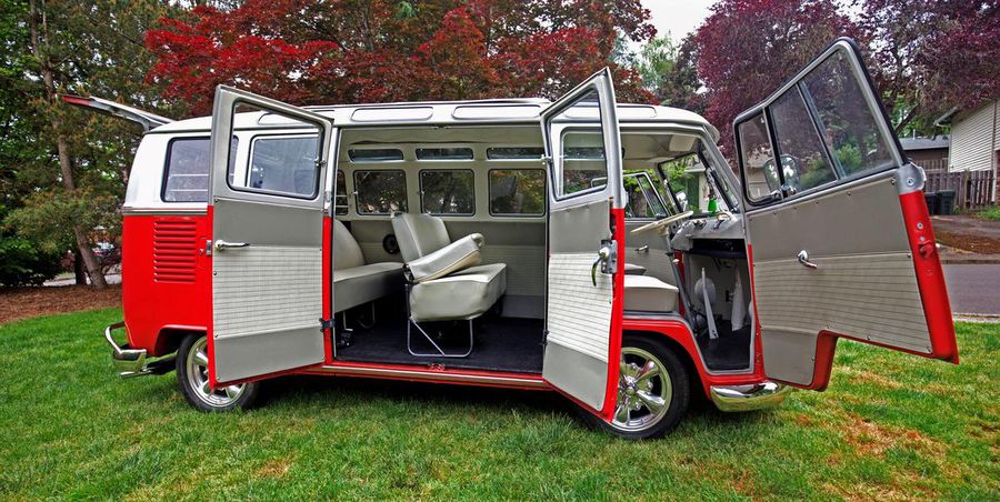 Volkswagen Type 2 21 Window Deluxe