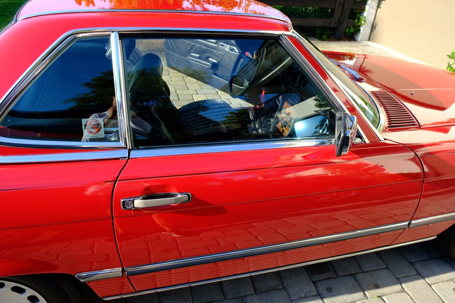 Mercedes-Benz 560SL CONVERTIBLE
