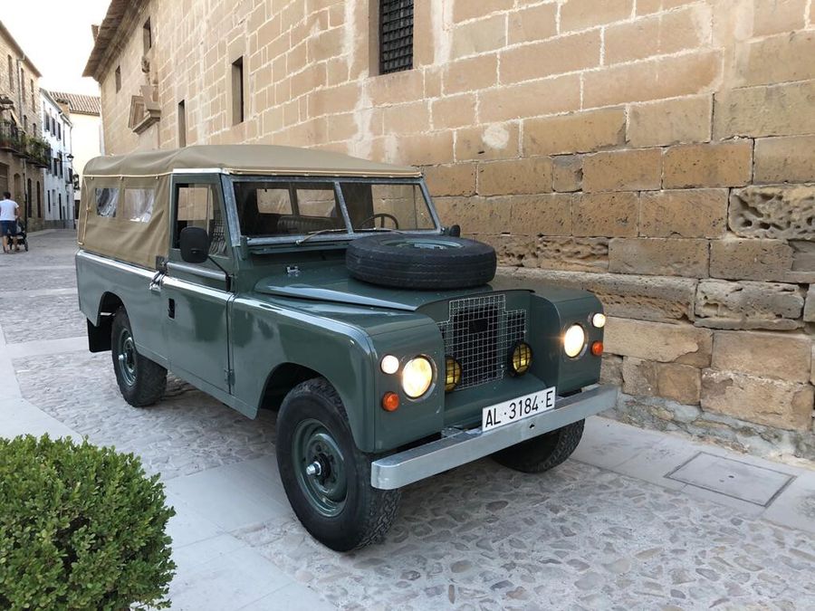 Land Rover Series 3 109-9-seater Canvas Roof. (9 Plazas Techo Lona)