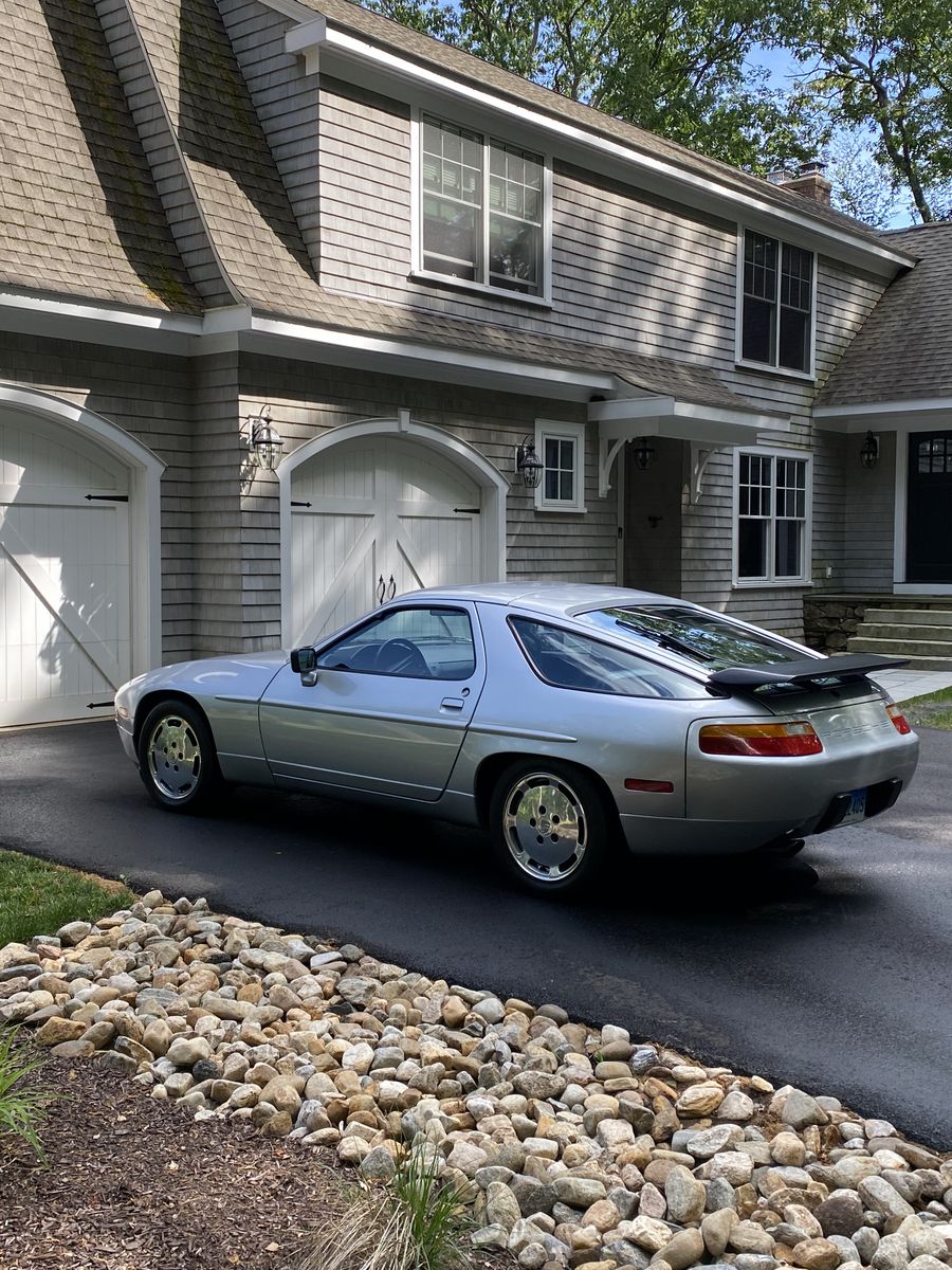 Porsche 928S4
