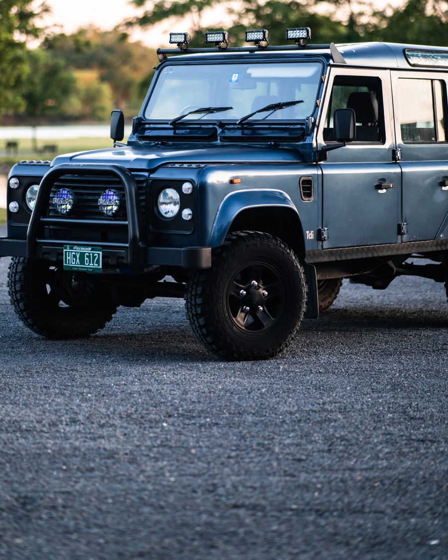 Land Rover Defender 110