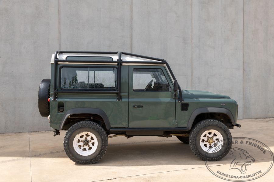 Land Rover Defender 90 Station Wagon