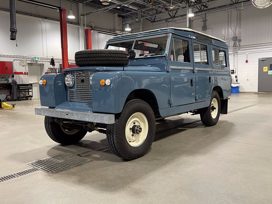 Land Rover 109 Station Wagon