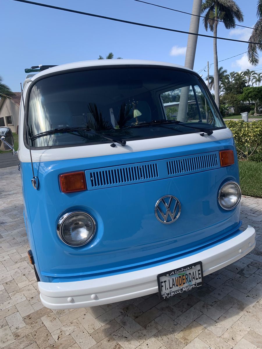 Volkswagen Transporter Bus Tin Top Camper/Weekender