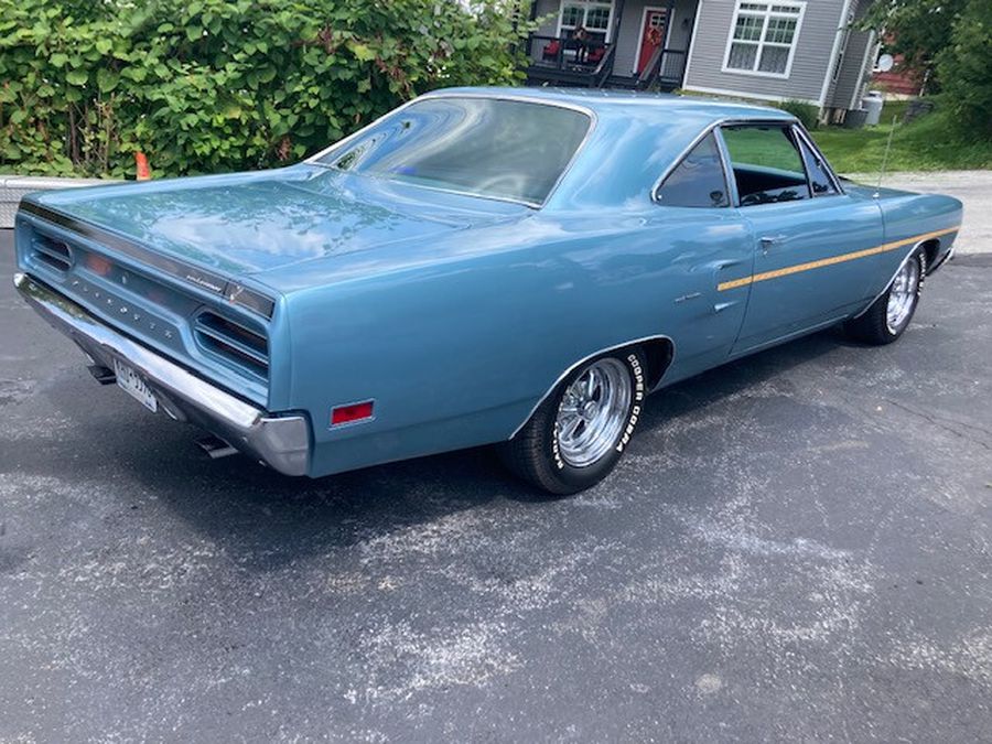 Plymouth Road Runner Post Car
