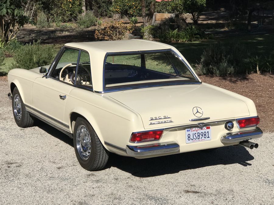 Mercedes-Benz 230SL