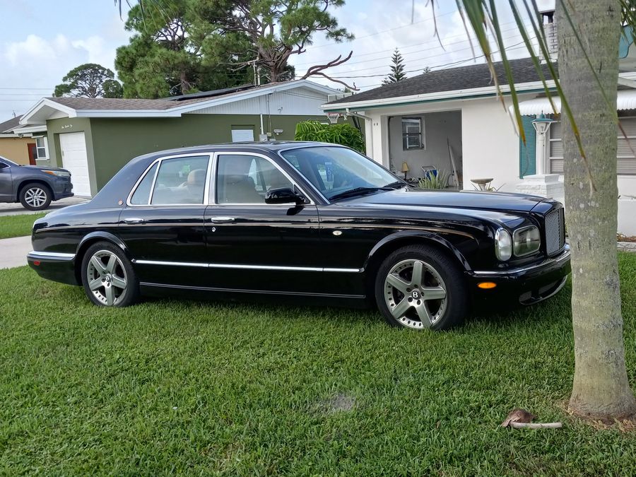 Bentley Arnage Red Label Sedan