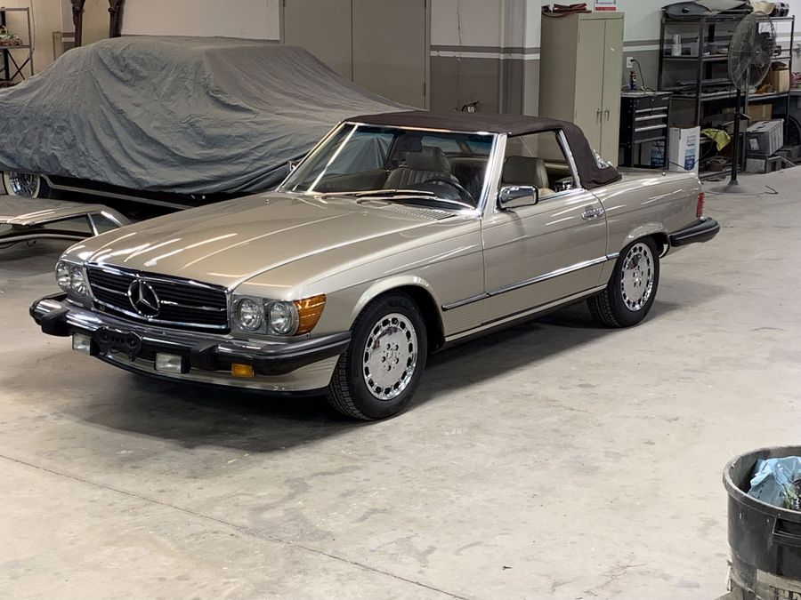 Mercedes-Benz 560SL Roadster