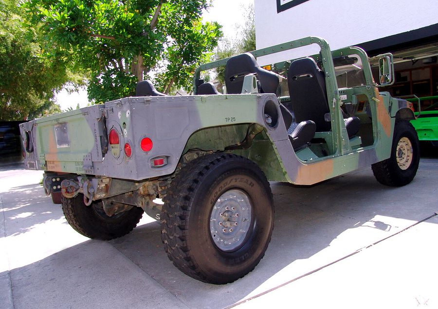 Hummer M99 M998A-1 Humvee