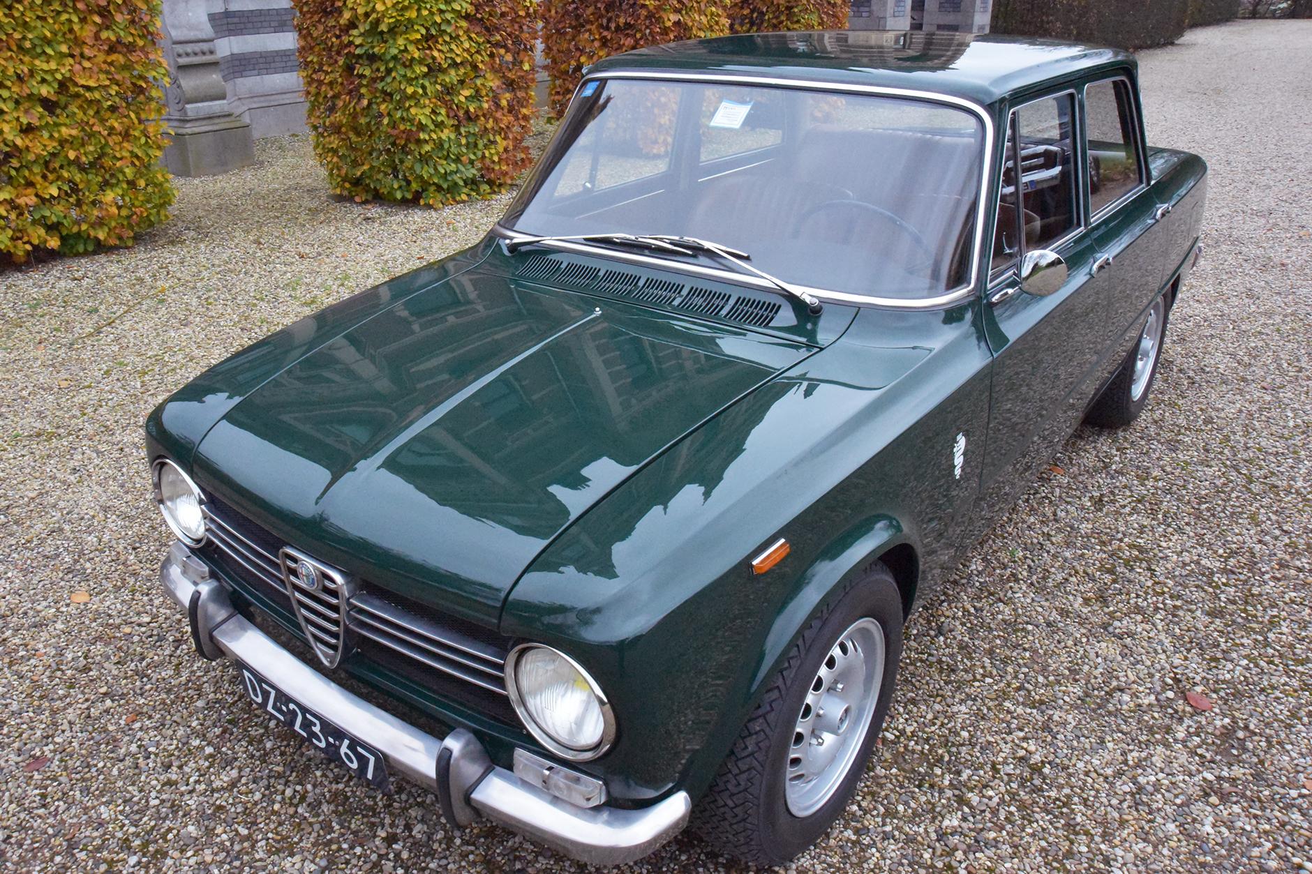 Alfa Romeo 105 Series Sedan 