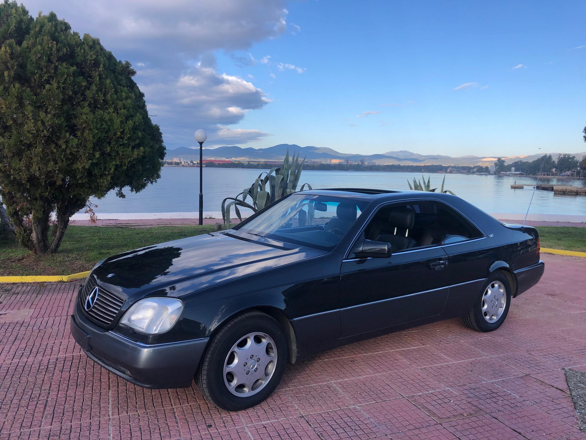 Mercedes-Benz C140 