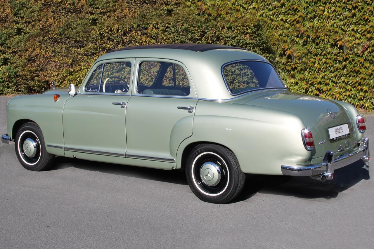 Mercedes-Benz Ponton 