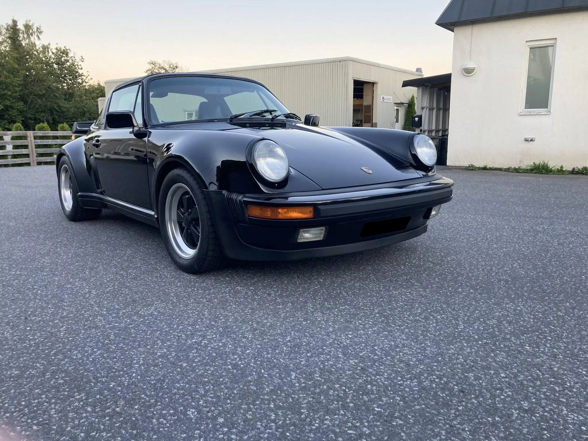 Porsche 911 Carrera 3.2 