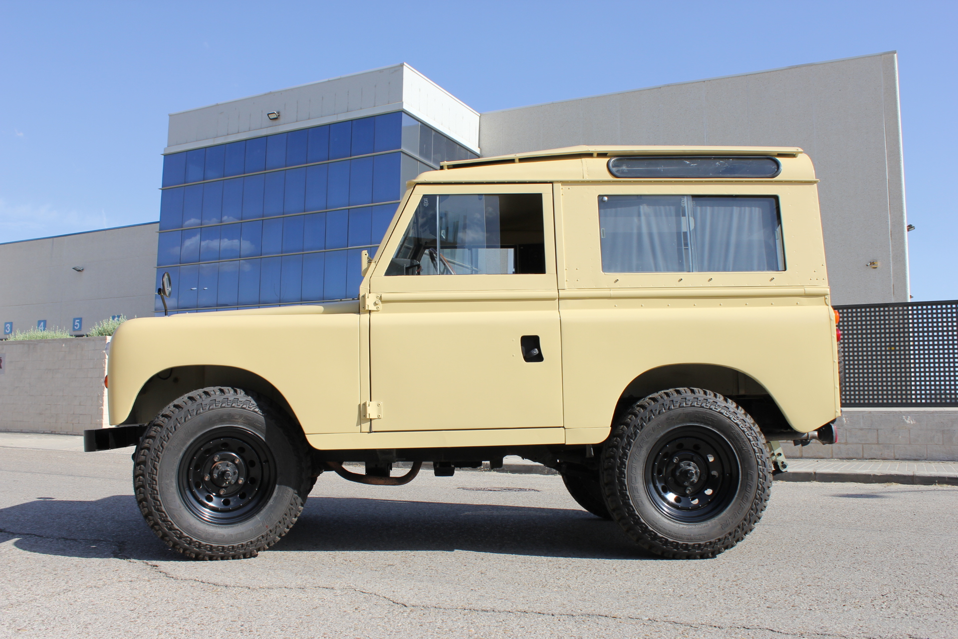 Land Rover Series 88 