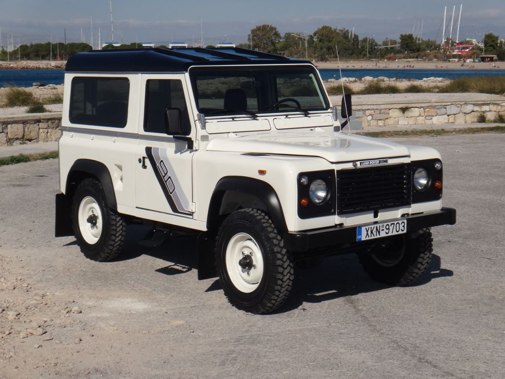 Land Rover 90 / Defender 90 (Euro Spec) 