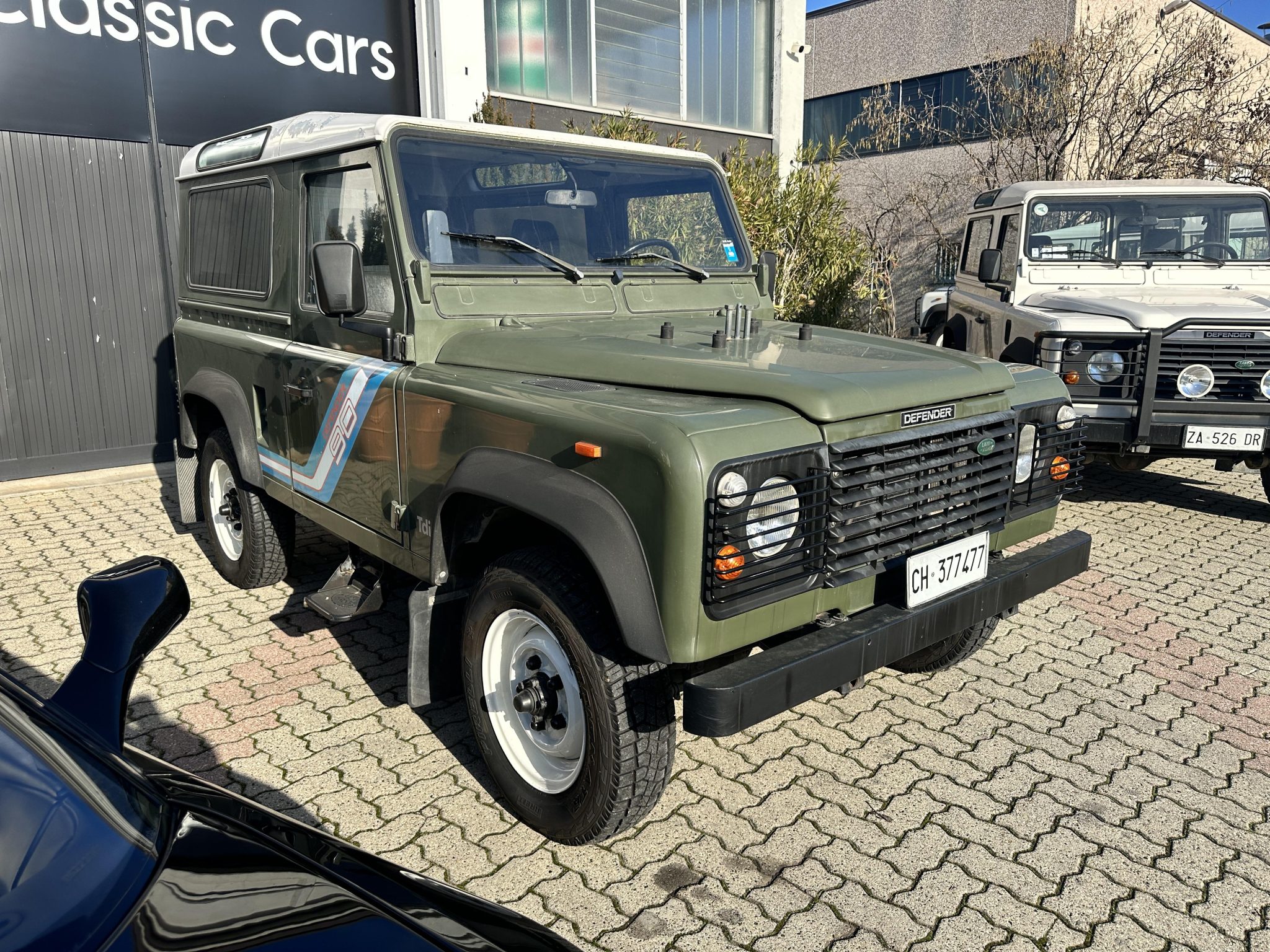 Land Rover 90 / Defender 90 (Euro Spec) 