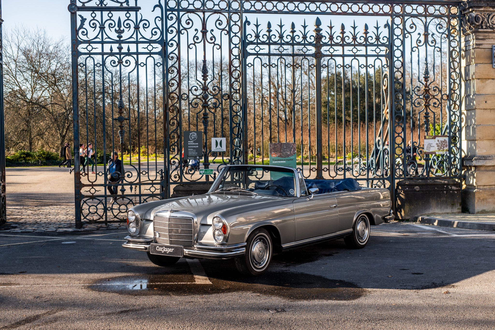 Mercedes-Benz W111 Coupe & Cabriolet 