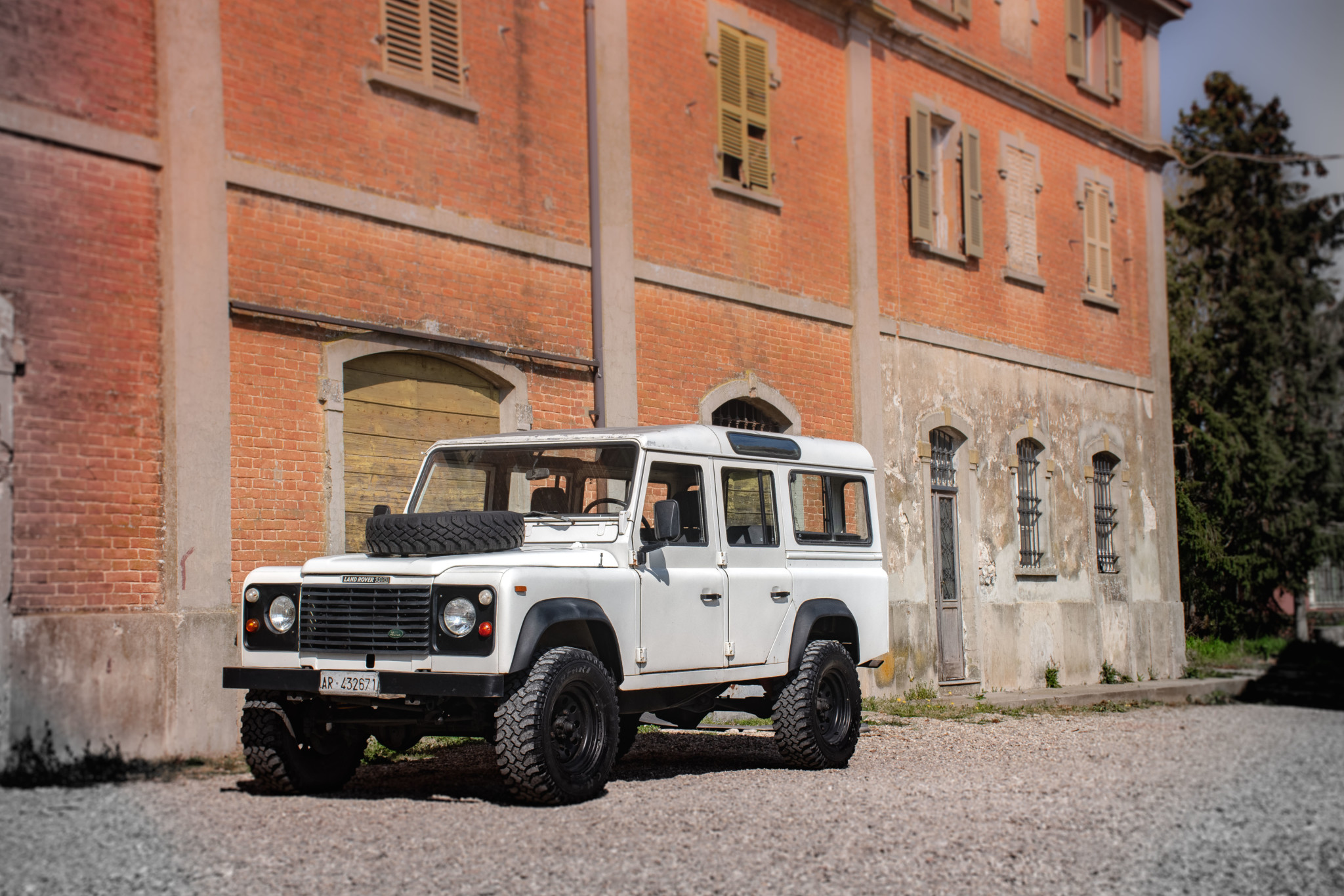Land Rover 110 / Defender 110 (Euro Spec) 