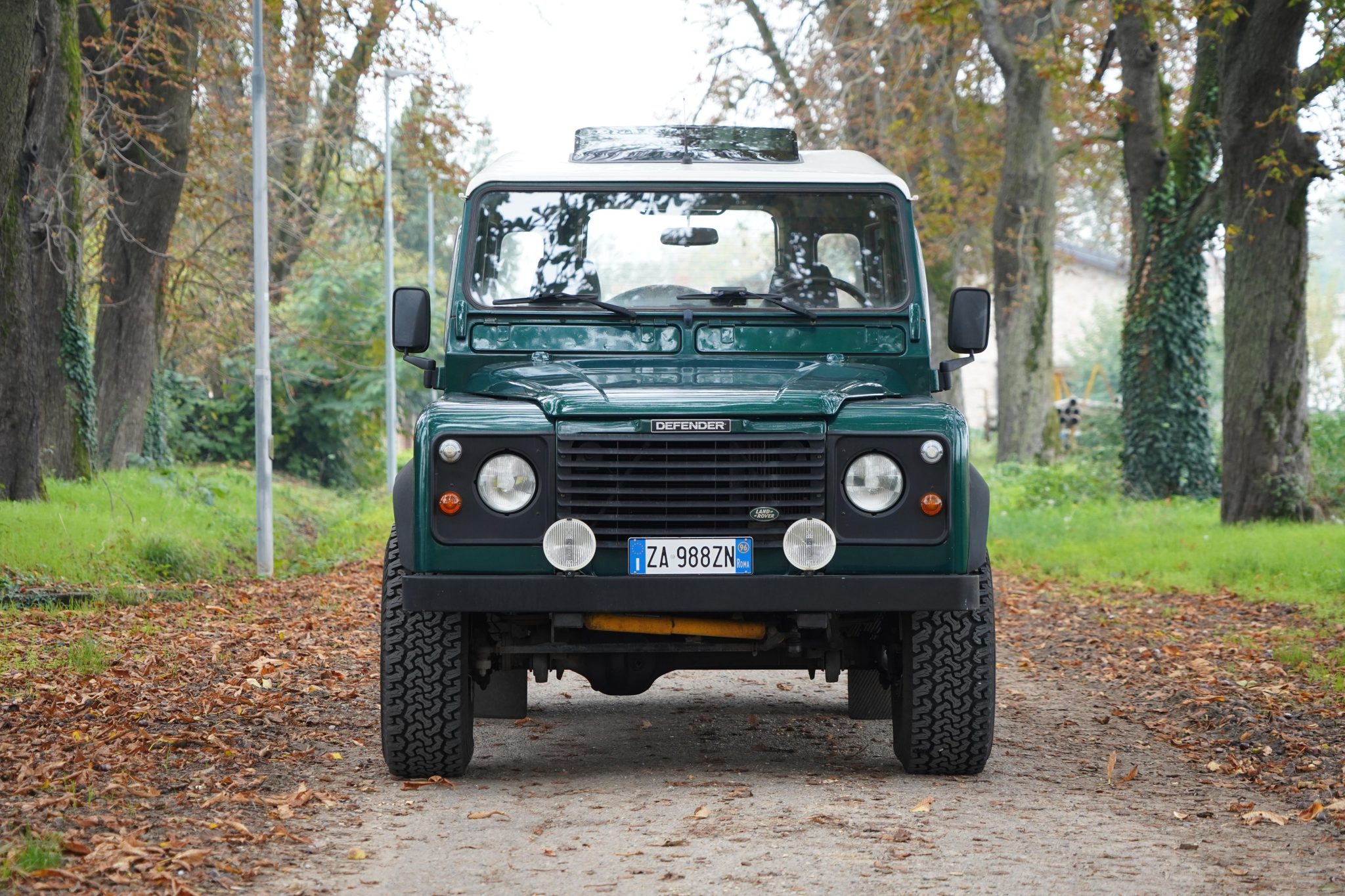 Land Rover 90 / Defender 90 (Euro Spec) 